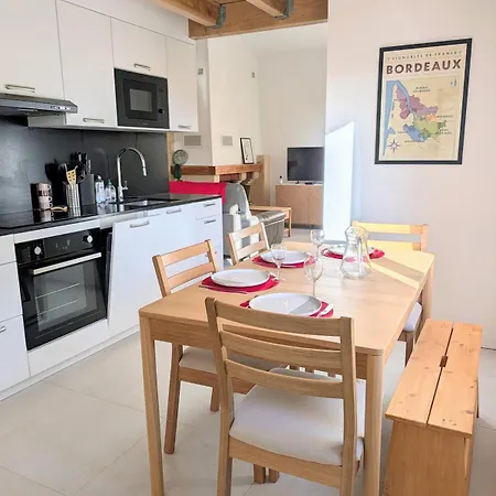 Elegant House Between Medoc Castles And Ocean