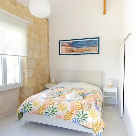 Casa vacanze Elegant House Between Medoc Castles And Ocean Pauillac